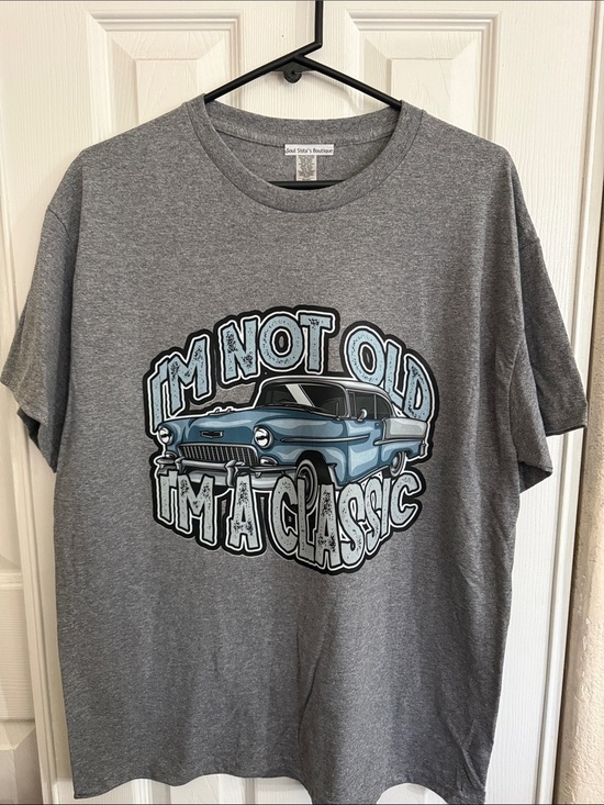 Gildan Other - Gildan Gray Tee with Blue Classic Car Graphic